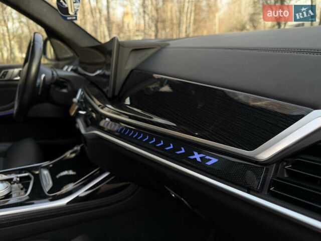 Серый БМВ X7, объемом двигателя 2.99 л и пробегом 82 тыс. км за 119000 $, фото 48 на Automoto.ua