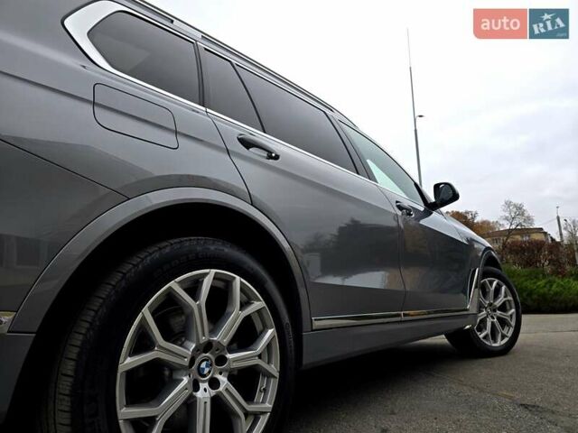 Серый БМВ X7, объемом двигателя 3 л и пробегом 63 тыс. км за 91000 $, фото 16 на Automoto.ua
