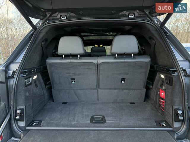 Серый БМВ X7, объемом двигателя 2.99 л и пробегом 51 тыс. км за 128000 $, фото 44 на Automoto.ua