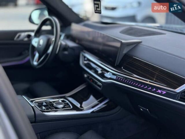 Серый БМВ X7, объемом двигателя 3 л и пробегом 39 тыс. км за 105000 $, фото 49 на Automoto.ua