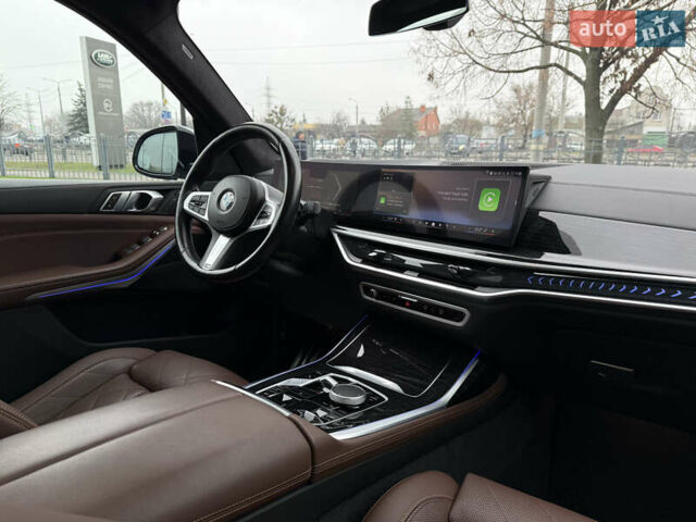 Серый БМВ X7, объемом двигателя 2.99 л и пробегом 57 тыс. км за 114000 $, фото 32 на Automoto.ua