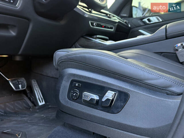 Серый БМВ X7, объемом двигателя 2.99 л и пробегом 51 тыс. км за 128000 $, фото 22 на Automoto.ua