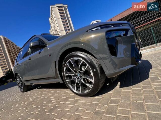 Серый БМВ X7, объемом двигателя 3 л и пробегом 18 тыс. км за 161999 $, фото 1 на Automoto.ua