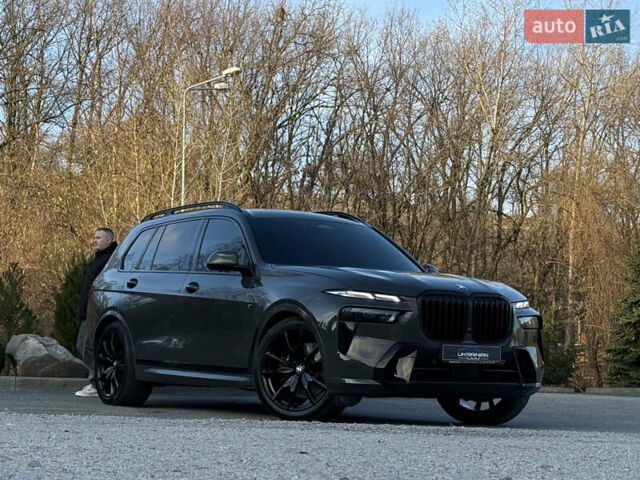 Серый БМВ X7, объемом двигателя 2.99 л и пробегом 51 тыс. км за 128000 $, фото 2 на Automoto.ua