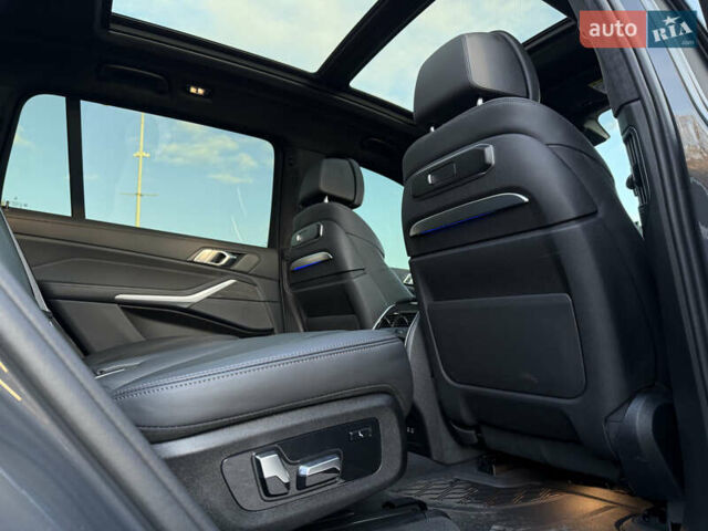 Серый БМВ X7, объемом двигателя 2.99 л и пробегом 51 тыс. км за 128000 $, фото 38 на Automoto.ua