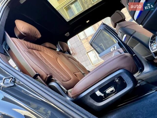 Серый БМВ X7, объемом двигателя 3 л и пробегом 18 тыс. км за 161999 $, фото 87 на Automoto.ua