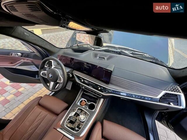 Серый БМВ X7, объемом двигателя 3 л и пробегом 18 тыс. км за 161999 $, фото 27 на Automoto.ua