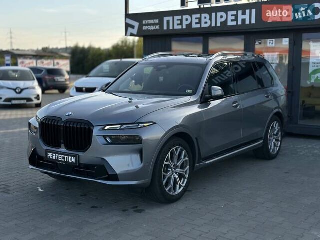 Серый БМВ X7, объемом двигателя 3 л и пробегом 39 тыс. км за 105000 $, фото 2 на Automoto.ua