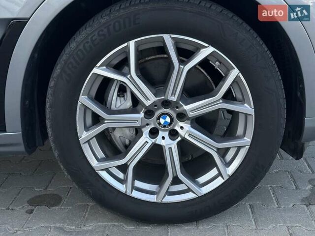 Серый БМВ X7, объемом двигателя 3 л и пробегом 39 тыс. км за 105000 $, фото 11 на Automoto.ua