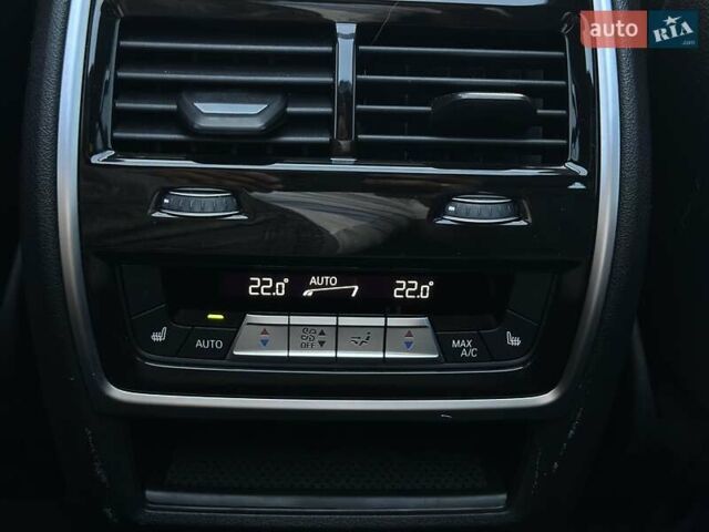 Серый БМВ X7, объемом двигателя 3 л и пробегом 39 тыс. км за 105000 $, фото 33 на Automoto.ua
