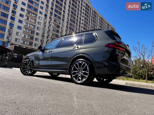 Серый БМВ X7, объемом двигателя 3 л и пробегом 18 тыс. км за 161999 $, фото 8 на Automoto.ua