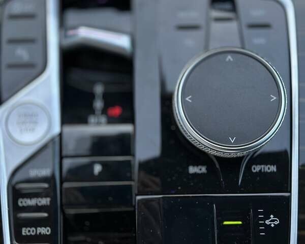 Серый БМВ X7, объемом двигателя 3 л и пробегом 39 тыс. км за 105000 $, фото 47 на Automoto.ua