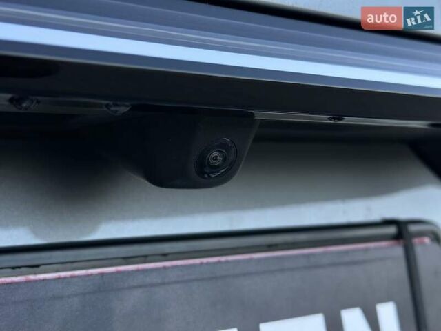 Серый БМВ X7, объемом двигателя 3 л и пробегом 39 тыс. км за 105000 $, фото 18 на Automoto.ua