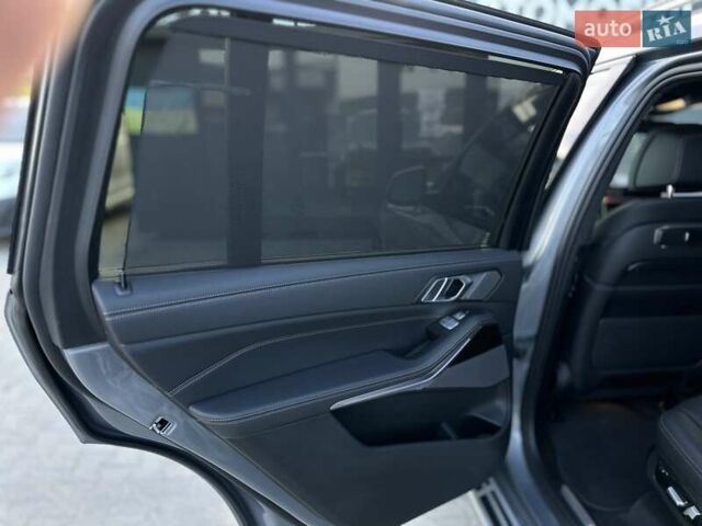 Серый БМВ X7, объемом двигателя 3 л и пробегом 39 тыс. км за 105000 $, фото 26 на Automoto.ua