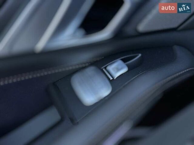 Серый БМВ X7, объемом двигателя 3 л и пробегом 39 тыс. км за 105000 $, фото 27 на Automoto.ua