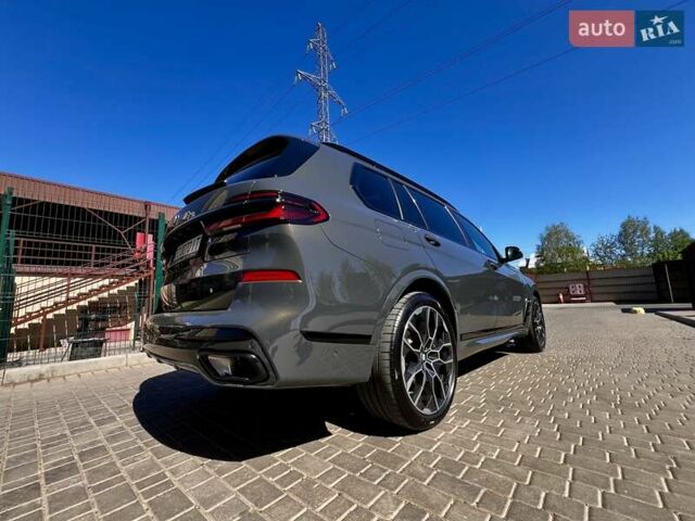 Серый БМВ X7, объемом двигателя 3 л и пробегом 18 тыс. км за 161999 $, фото 69 на Automoto.ua