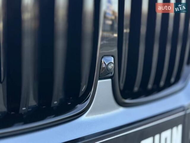 Серый БМВ X7, объемом двигателя 3 л и пробегом 39 тыс. км за 105000 $, фото 4 на Automoto.ua