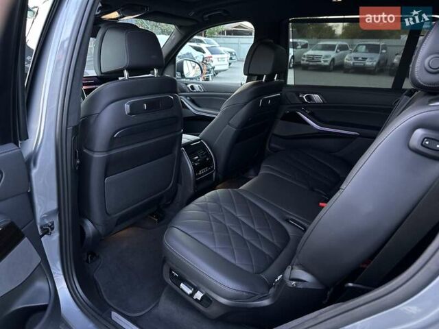 Серый БМВ X7, объемом двигателя 3 л и пробегом 39 тыс. км за 105000 $, фото 23 на Automoto.ua