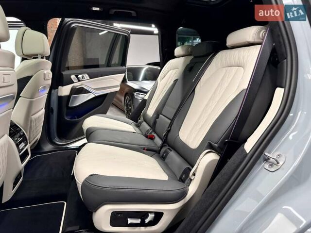 Серый БМВ X7, объемом двигателя 2.99 л и пробегом 1 тыс. км за 174000 $, фото 60 на Automoto.ua