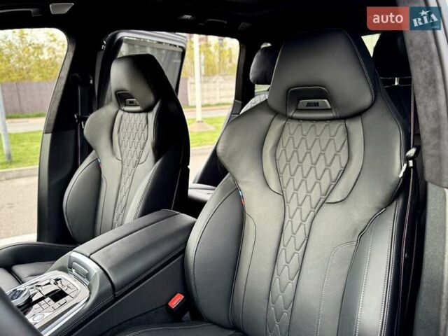 Серый БМВ X7, объемом двигателя 4.39 л и пробегом 7 тыс. км за 195000 $, фото 32 на Automoto.ua