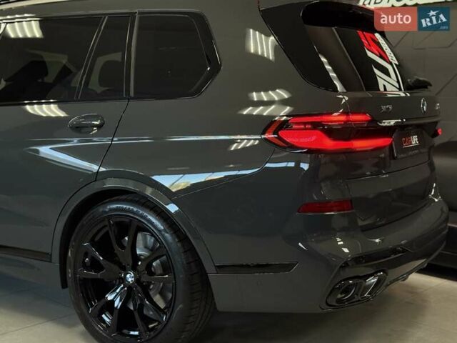 Серый БМВ X7, объемом двигателя 4.39 л и пробегом 1 тыс. км за 189900 $, фото 32 на Automoto.ua