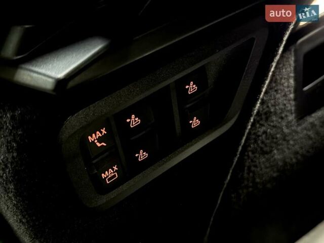 Серый БМВ X7, объемом двигателя 4.39 л и пробегом 7 тыс. км за 195000 $, фото 75 на Automoto.ua