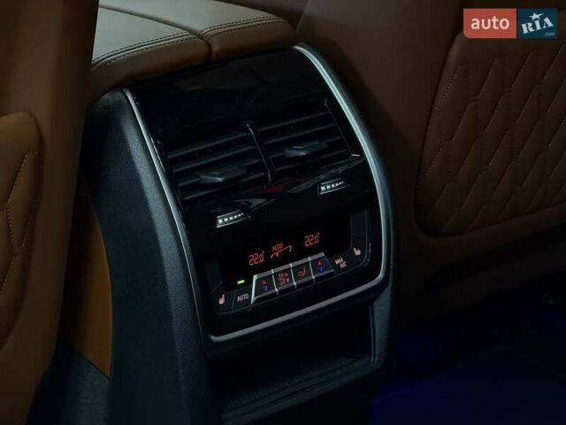 Серый БМВ X7, объемом двигателя 4.39 л и пробегом 1 тыс. км за 189900 $, фото 67 на Automoto.ua