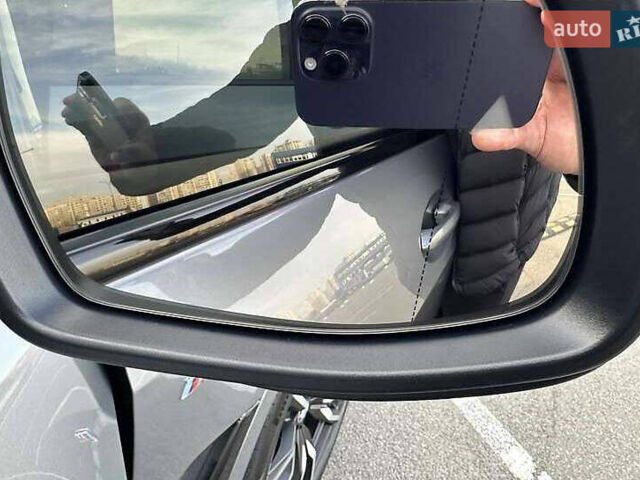 Серый БМВ X7, объемом двигателя 3 л и пробегом 11 тыс. км за 120000 $, фото 6 на Automoto.ua