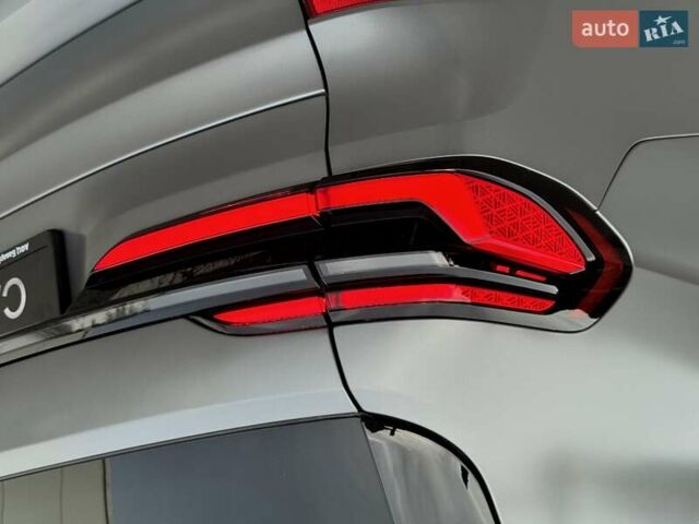 Серый БМВ X7, объемом двигателя 4.39 л и пробегом 7 тыс. км за 195000 $, фото 17 на Automoto.ua