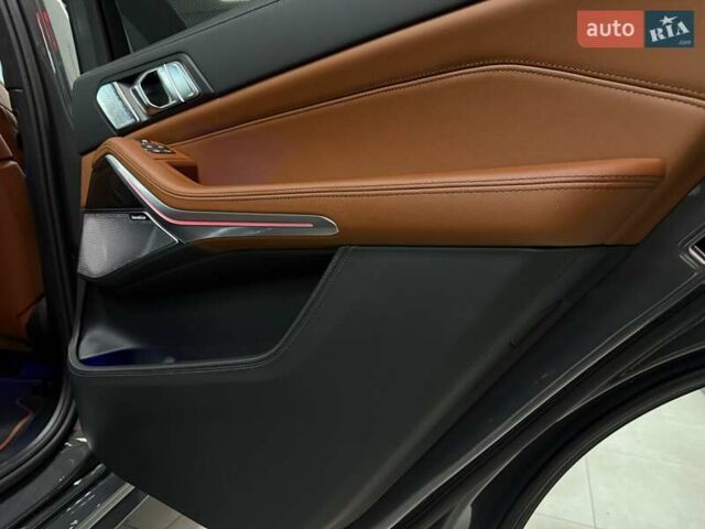 Серый БМВ X7, объемом двигателя 4.39 л и пробегом 1 тыс. км за 189900 $, фото 76 на Automoto.ua