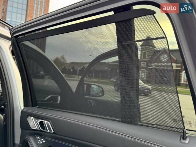 Серый БМВ X7, объемом двигателя 4.39 л и пробегом 7 тыс. км за 195000 $, фото 42 на Automoto.ua