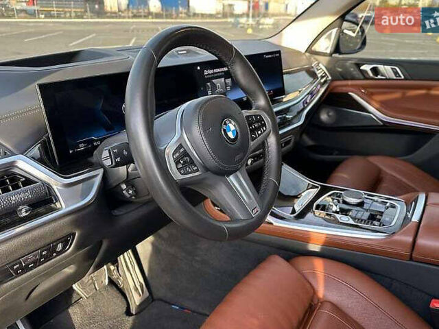 Серый БМВ X7, объемом двигателя 3 л и пробегом 11 тыс. км за 120000 $, фото 15 на Automoto.ua