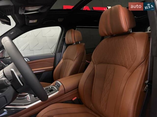 Серый БМВ X7, объемом двигателя 4.39 л и пробегом 1 тыс. км за 189900 $, фото 57 на Automoto.ua