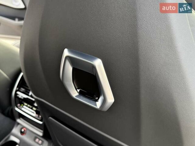 Серый БМВ X7, объемом двигателя 4.39 л и пробегом 7 тыс. км за 195000 $, фото 55 на Automoto.ua