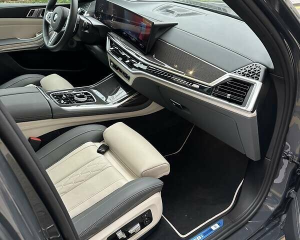 Сірий БМВ X7, об'ємом двигуна 4.39 л та пробігом 11 тис. км за 169500 $, фото 19 на Automoto.ua