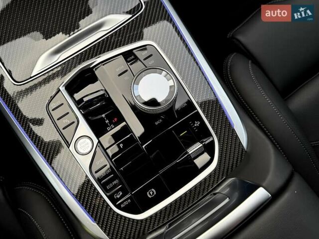 Серый БМВ X7, объемом двигателя 4.39 л и пробегом 7 тыс. км за 195000 $, фото 59 на Automoto.ua
