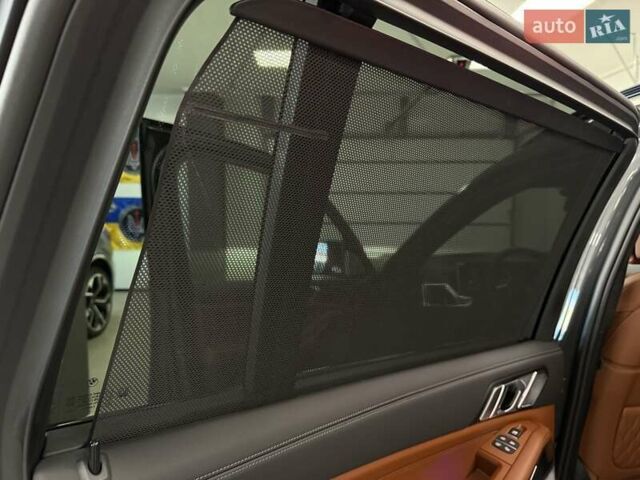 Серый БМВ X7, объемом двигателя 4.39 л и пробегом 1 тыс. км за 189900 $, фото 64 на Automoto.ua