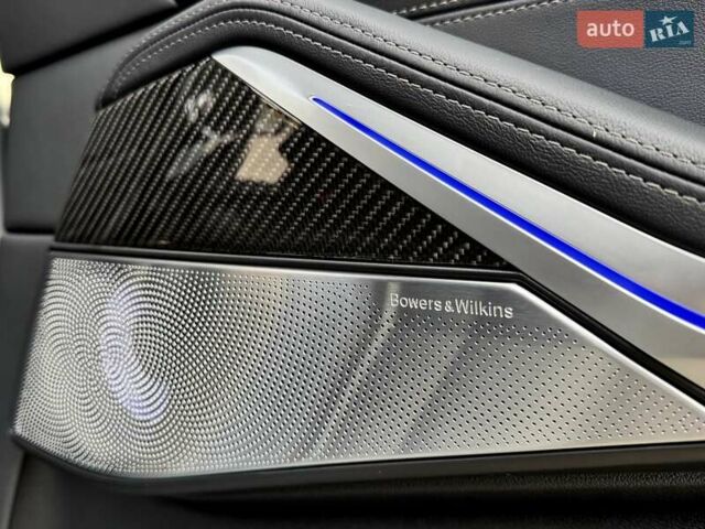 Серый БМВ X7, объемом двигателя 4.39 л и пробегом 7 тыс. км за 195000 $, фото 43 на Automoto.ua