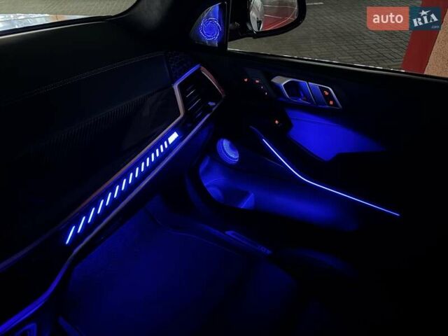 Серый БМВ X7, объемом двигателя 4.39 л и пробегом 7 тыс. км за 195000 $, фото 70 на Automoto.ua