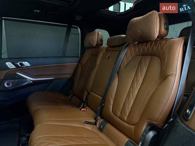 Серый БМВ X7, объемом двигателя 4.39 л и пробегом 1 тыс. км за 189900 $, фото 71 на Automoto.ua