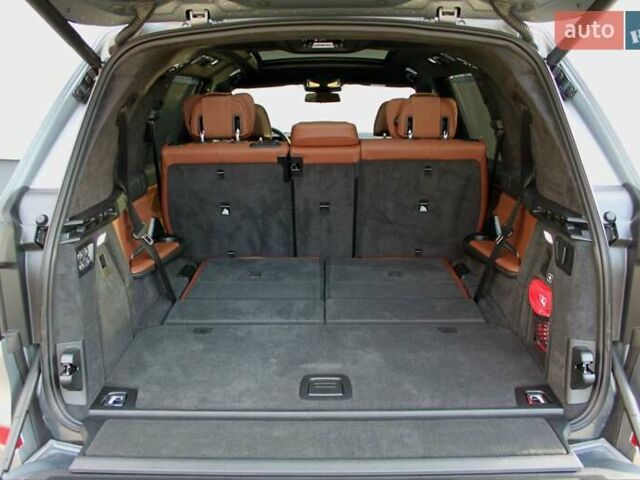 Серый БМВ X7, объемом двигателя 4.39 л и пробегом 3 тыс. км за 185000 $, фото 31 на Automoto.ua