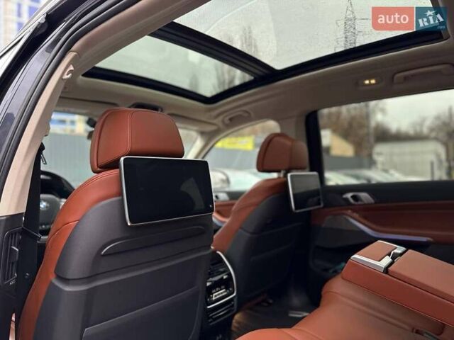 Синий БМВ X7, объемом двигателя 3 л и пробегом 61 тыс. км за 59000 $, фото 48 на Automoto.ua