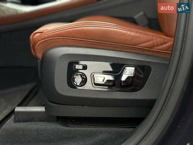 Синий БМВ X7, объемом двигателя 3 л и пробегом 61 тыс. км за 59000 $, фото 25 на Automoto.ua