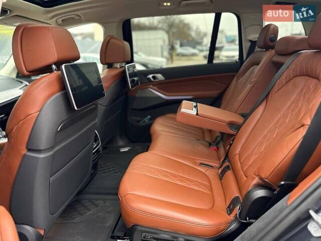 Синий БМВ X7, объемом двигателя 3 л и пробегом 61 тыс. км за 59000 $, фото 47 на Automoto.ua