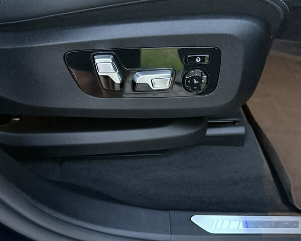 Синий БМВ X7, объемом двигателя 4.39 л и пробегом 78 тыс. км за 69900 $, фото 54 на Automoto.ua