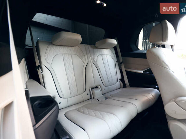 Синий БМВ X7, объемом двигателя 4.4 л и пробегом 85 тыс. км за 78000 $, фото 23 на Automoto.ua