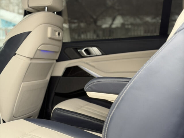 Синий БМВ X7, объемом двигателя 3 л и пробегом 119 тыс. км за 72000 $, фото 56 на Automoto.ua