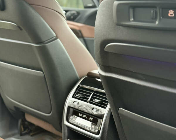 Синий БМВ X7, объемом двигателя 4.4 л и пробегом 121 тыс. км за 79000 $, фото 22 на Automoto.ua