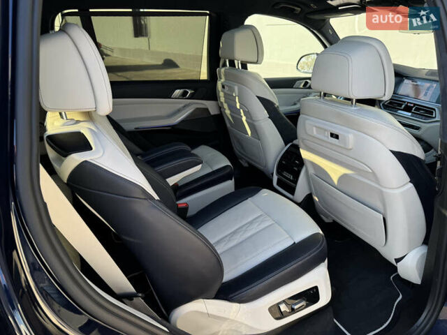 Синий БМВ X7, объемом двигателя 4.4 л и пробегом 100 тыс. км за 64900 $, фото 51 на Automoto.ua