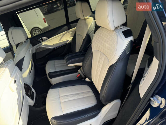 Синий БМВ X7, объемом двигателя 4.4 л и пробегом 100 тыс. км за 64900 $, фото 55 на Automoto.ua